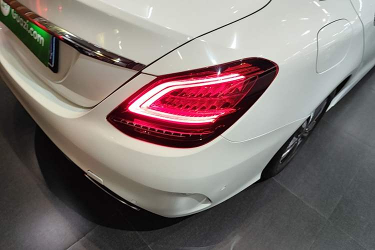 Used Mercedes-Benz C-Class 2020 C 200 L Fashion Edition Sport Version Right Rear Taillight