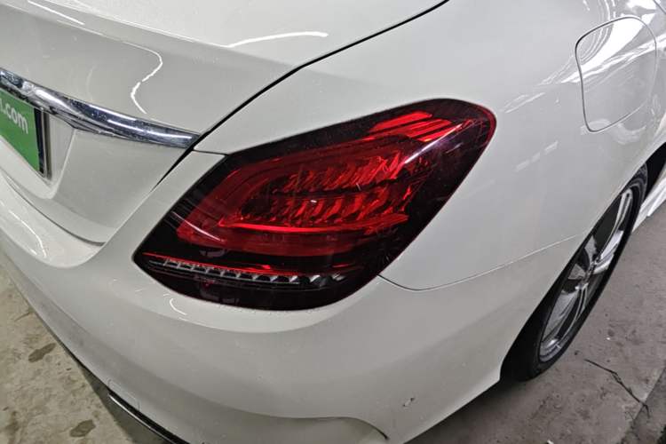 Used Mercedes-Benz C-Class 2020 C 200 L Fashion Edition Sport Version Right Rear Taillight