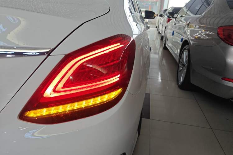 Used Mercedes-Benz C-Class 2020 Restyled C 260 L Sport Edition Right Rear Taillight