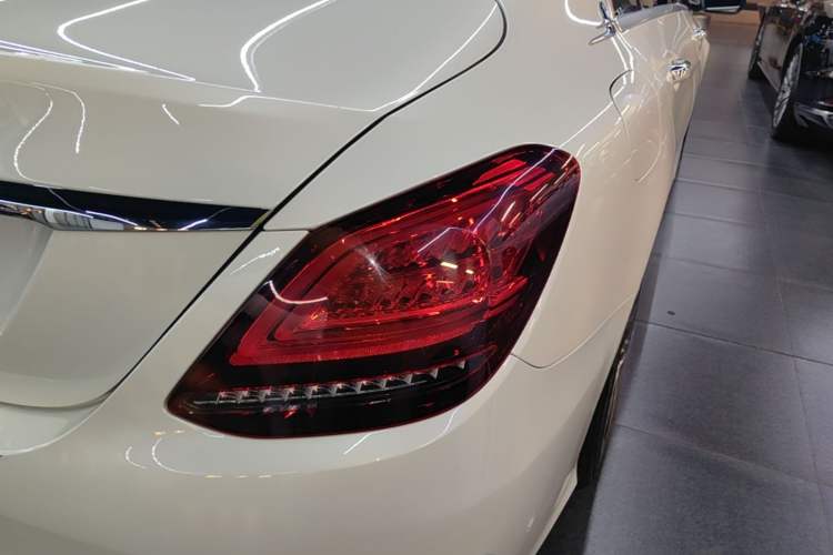 Used Mercedes-Benz C-Class 2020 C 260 L Sport Edition Right Rear Taillight