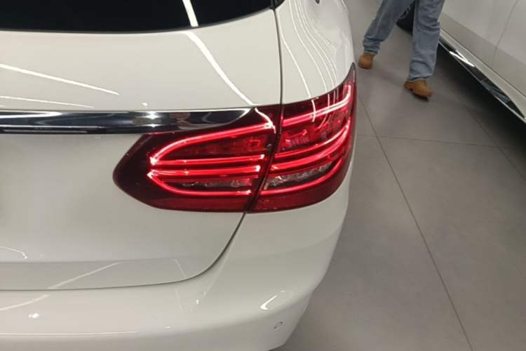Used Mercedes-Benz C-Class 2020 C 200 station wagon Right Rear Taillight