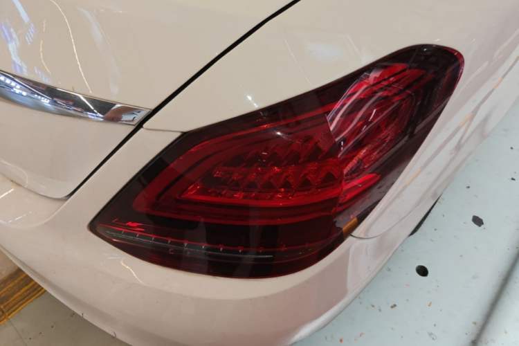 Used Mercedes-Benz C-Class 2020 Restyled C 200 L Fashion Edition Sport Version Right Rear Taillight