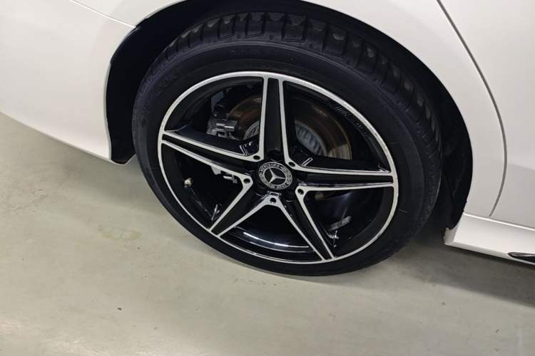 Used Mercedes-Benz C-Class 2020 Restyled C 260 Sport Edition Right Rear Wheel Hub