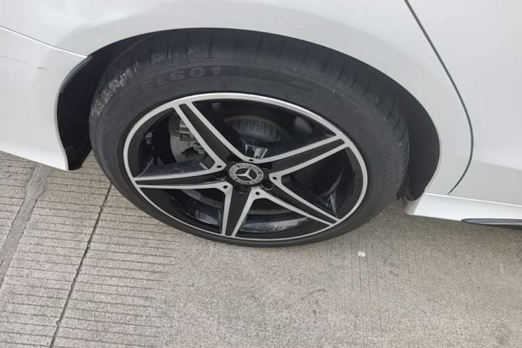 Used Mercedes-Benz C-Class 2020 Restyled C 260 Sport Edition Right Rear Wheel Hub