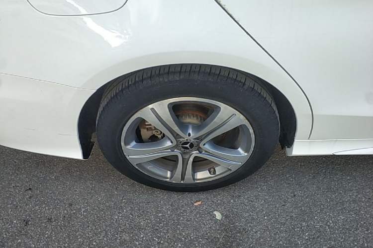 Used Mercedes-Benz C-Class 2020 C 260 L Sport Edition Right Rear Wheel Hub