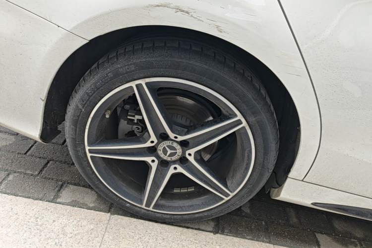Used Mercedes-Benz C-Class 2020 Restyled C 260 Sport Edition Right Rear Wheel Hub