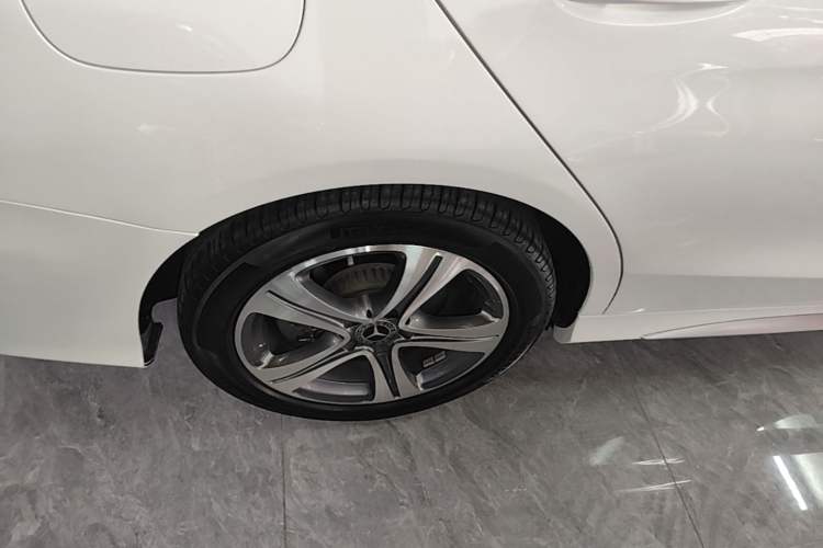 Used Mercedes-Benz C-Class 2020 Restyled C 260 L Sport Edition Right Rear Wheel Hub