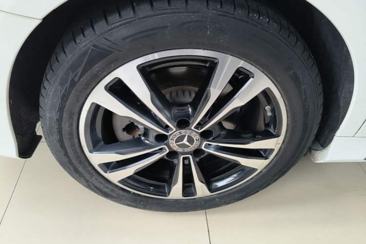 Used Mercedes-Benz C-Class 2020 C 260 Sport Edition Right Rear Wheel Hub