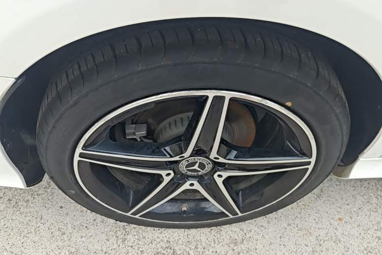 Used Mercedes-Benz C-Class 2020 Restyled C 260 Sport Edition Right Rear Wheel Hub
