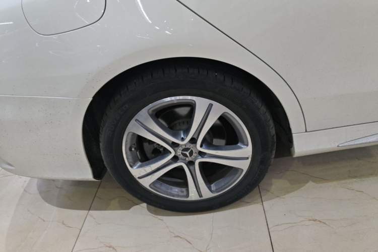 Used Mercedes-Benz C-Class 2020 C 260 L Sport Edition Right Rear Wheel Hub