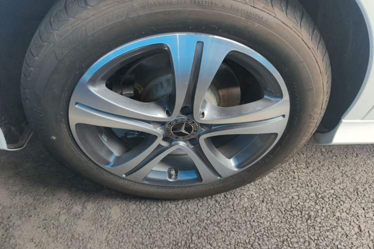Used Mercedes-Benz C-Class 2020 Restyled C 260 L Sport Edition Right Rear Wheel Hub
