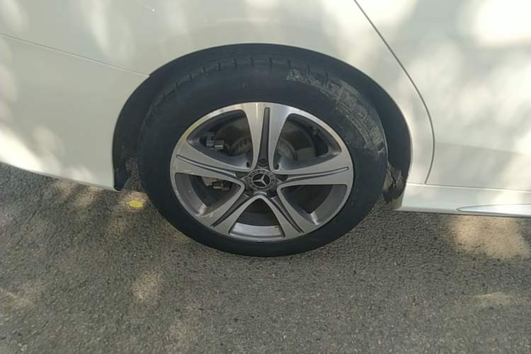 Used Mercedes-Benz C-Class 2020 Restyled C 260 L Sport Edition Right Rear Wheel Hub