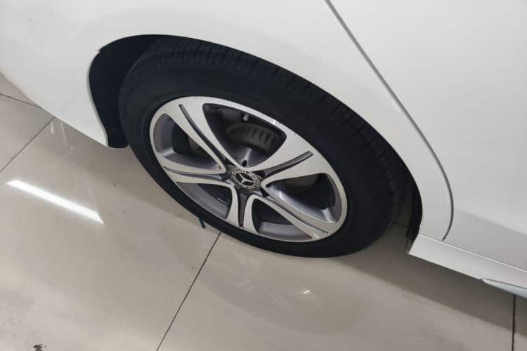 Used Mercedes-Benz C-Class 2020 C 260 L Sport Edition Right Rear Wheel Hub
