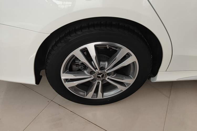 Used Mercedes-Benz C-Class 2020 Restyled C 200 L Fashion Edition Sport Version Right Rear Wheel Hub