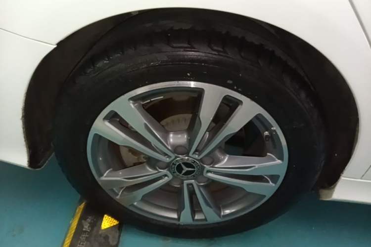Used Mercedes-Benz C-Class 2020 Restyled C 200 L Fashion Edition Sport Version Right Rear Wheel Hub