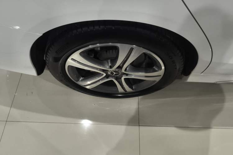 Used Mercedes-Benz C-Class 2020 Restyled C 260 L Sport Edition Right Rear Wheel Hub
