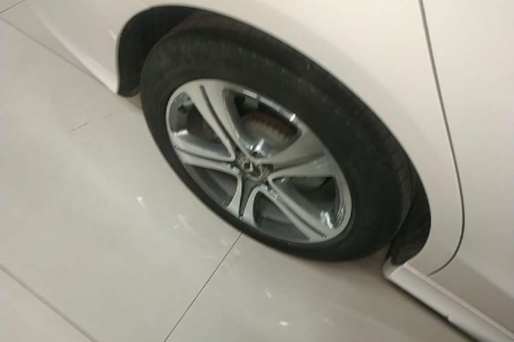 Used Mercedes-Benz C-Class 2020 C 260 L Sport Edition Right Rear Wheel Hub