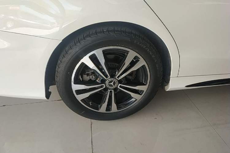 Used Mercedes-Benz C-Class 2020 C 260 Sport Edition Right Rear Wheel Hub