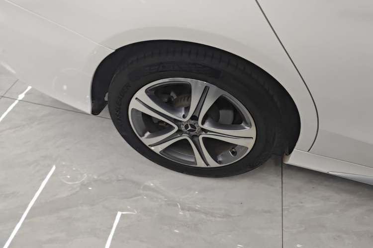Used Mercedes-Benz C-Class 2020 Restyled C 260 L Sport Edition Right Rear Wheel Hub