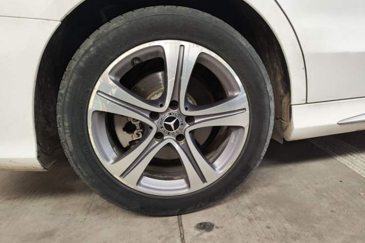 Used Mercedes-Benz C-Class 2020 Restyled C 260 L Sport Edition Right Rear Wheel Hub