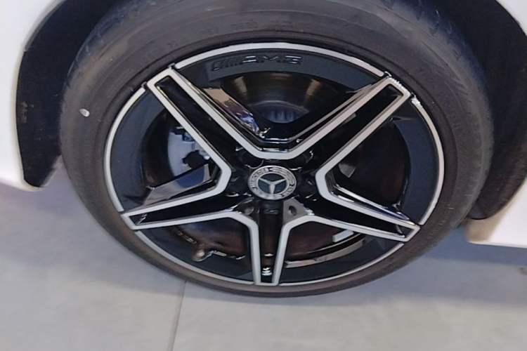 Used Mercedes-Benz C-Class 2020 C 260 Coupe Right Rear Wheel Hub