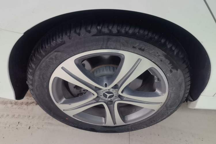 Used Mercedes-Benz C-Class 2020 Restyled C 260 L Sport Edition Right Rear Wheel Hub