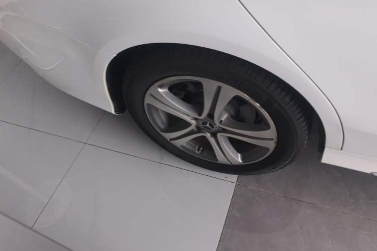Used Mercedes-Benz C-Class 2020 C 260 L Sport Edition Right Rear Wheel Hub