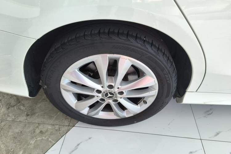 Used Mercedes-Benz C-Class 2020 Restyled C 200 Estate Right Rear Wheel Hub