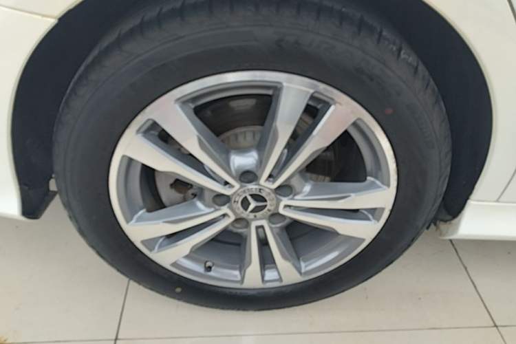 Used Mercedes-Benz C-Class 2020 Restyled C 200 L Fashion Edition Sport Version Right Rear Wheel Hub