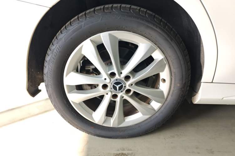 Used Mercedes-Benz C-Class 2020 C 200 station wagon Right Rear Wheel Hub