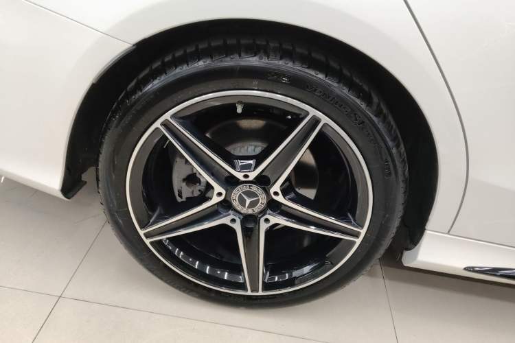 Used Mercedes-Benz C-Class 2020 Restyled C 260 Sport Edition Right Rear Wheel Hub
