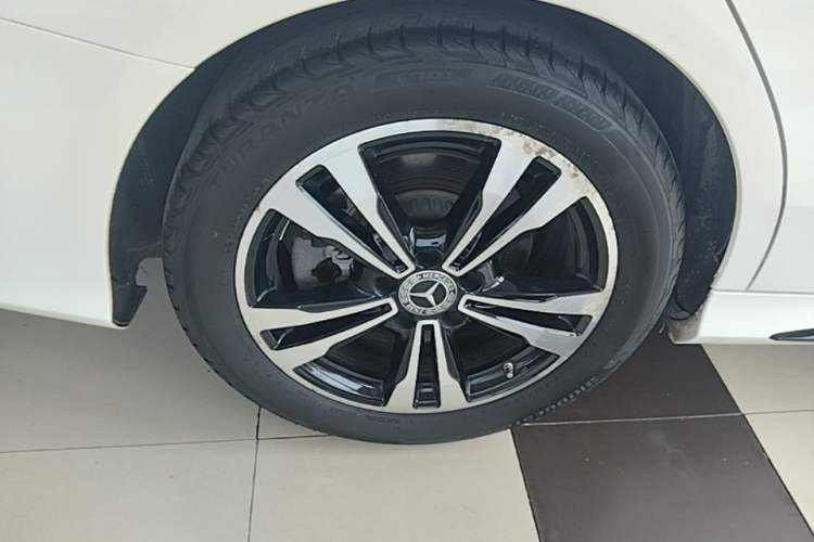 Used Mercedes-Benz C-Class 2020 C 260 Sport Edition Right Rear Wheel Hub