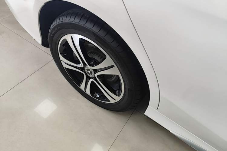 Used Mercedes-Benz C-Class 2020 C 260 L Sport Edition Right Rear Wheel Hub