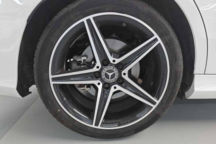 Used Mercedes-Benz C-Class 2020 Restyled C 260 Sport Edition Right Rear Wheel Hub