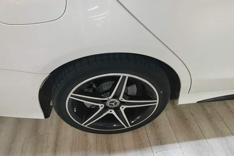 Used Mercedes-Benz C-Class 2020 Restyled C 260 Sport Edition Right Rear Wheel Hub
