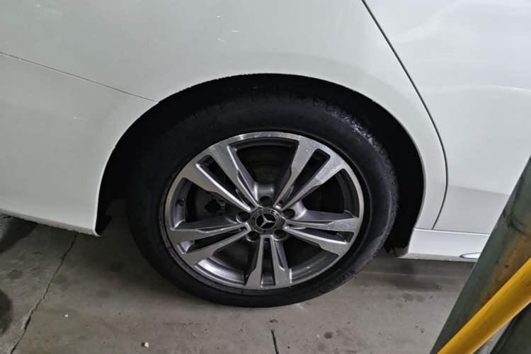 Used Mercedes-Benz C-Class 2020 C 200 L Fashion Edition Sport Version Right Rear Wheel Hub