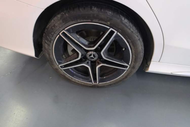 Used Mercedes-Benz C-Class 2020 Restyled C 260 L Sport Edition Right Rear Wheel Hub
