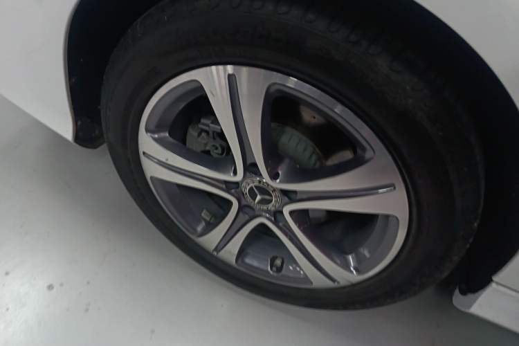Used Mercedes-Benz C-Class 2020 C 260 L Sport Edition Right Rear Wheel Hub