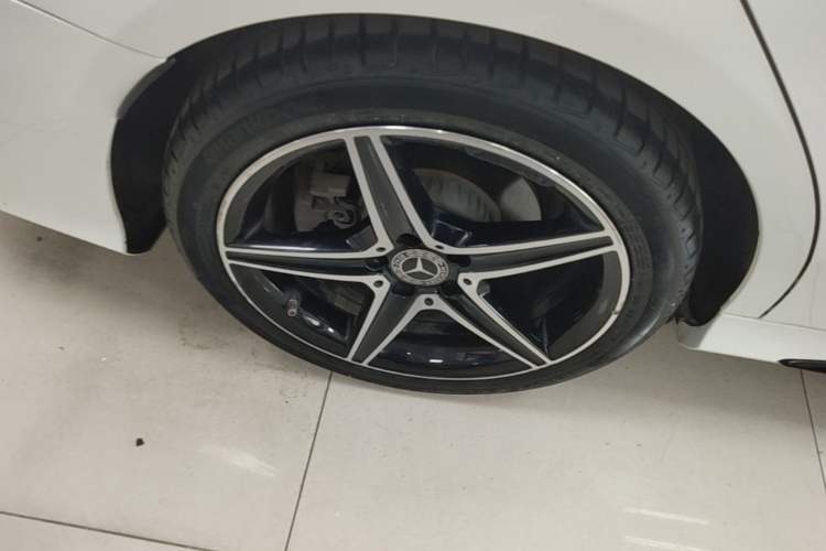 Used Mercedes-Benz C-Class 2020 Restyled C 260 Sport Edition Right Rear Wheel Hub