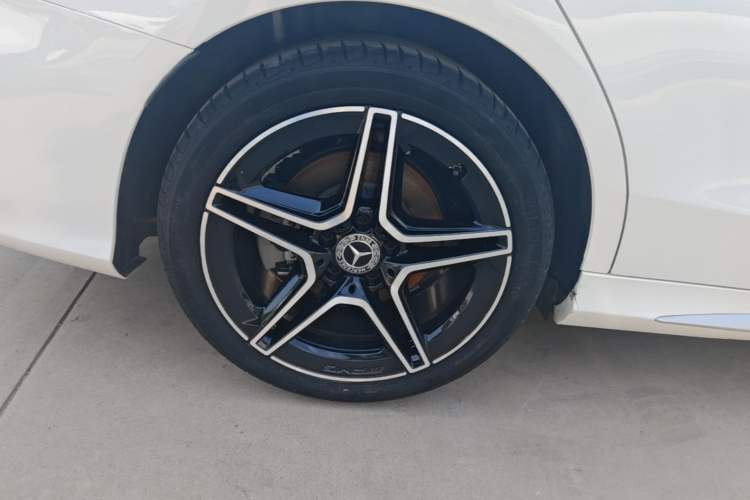 Used Mercedes-Benz C-Class 2020 Restyled C 260 L Sport Edition Right Rear Wheel Hub
