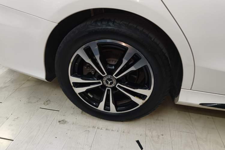 Used Mercedes-Benz C-Class 2020 C 260 Sport Edition Right Rear Wheel Hub