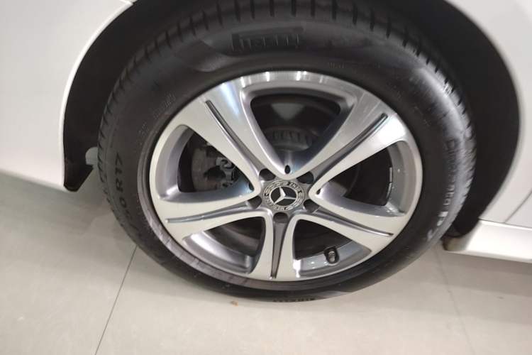 Used Mercedes-Benz C-Class 2020 Restyled C 260 L Sport Edition Right Rear Wheel Hub