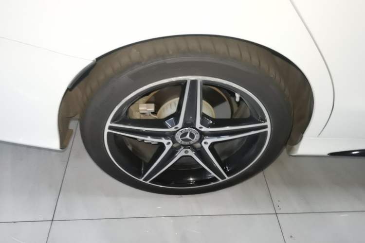 Used Mercedes-Benz C-Class 2020 Restyled C 260 Sport Edition Right Rear Wheel Hub