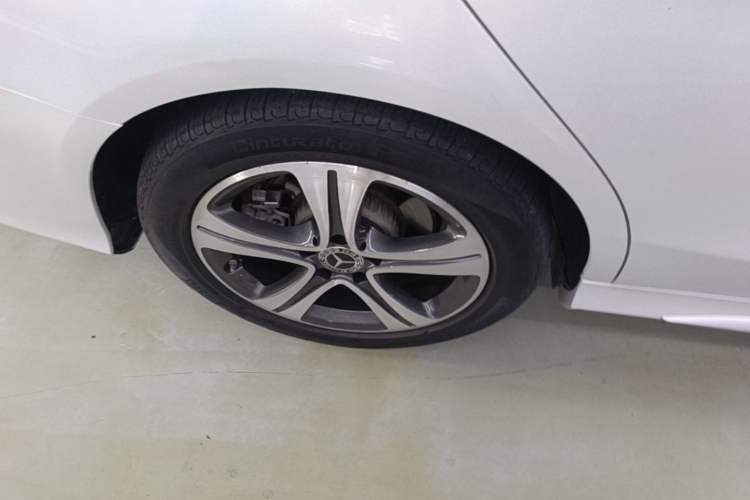 Used Mercedes-Benz C-Class 2020 C 260 L Sport Edition Right Rear Wheel Hub