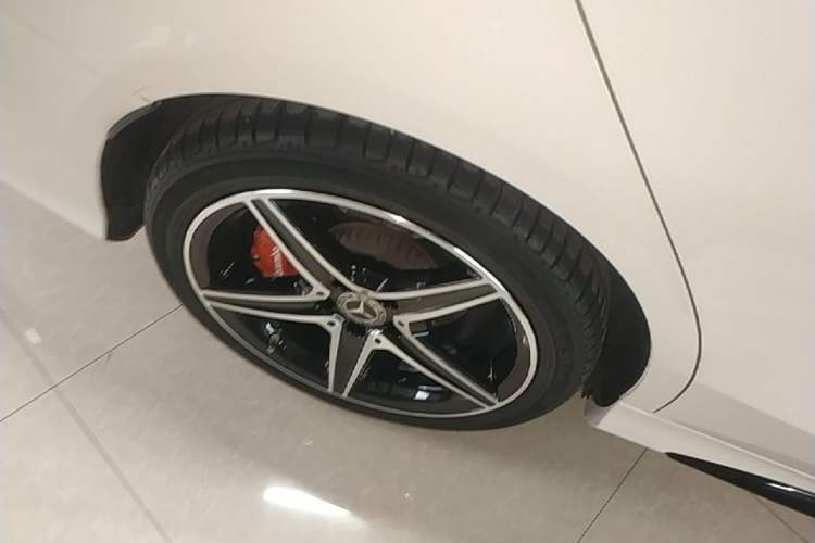 Used Mercedes-Benz C-Class 2020 Restyled C 260 Sport Edition Right Rear Wheel Hub