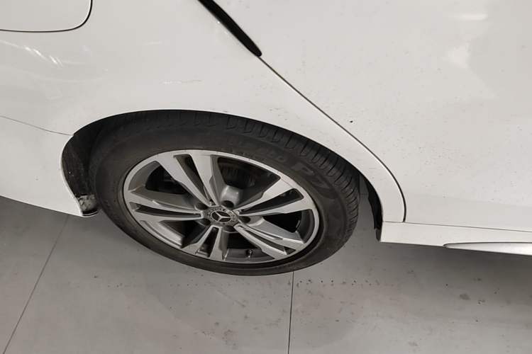 Used Mercedes-Benz C-Class 2020 Restyled C 200 L Fashion Edition Sport Version Right Rear Wheel Hub