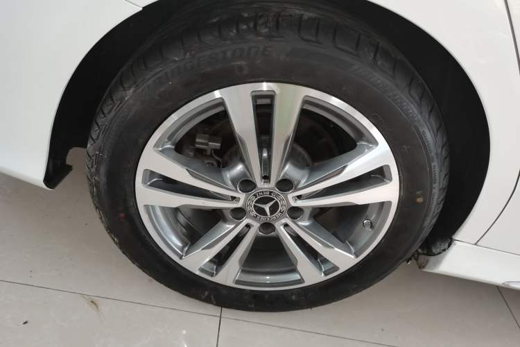 Used Mercedes-Benz C-Class 2020 Restyled C 200 L Fashion Edition Sport Version Right Rear Wheel Hub