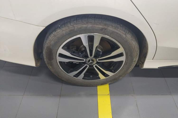 Used Mercedes-Benz C-Class 2020 C 260 Sport Edition Right Rear Wheel Hub