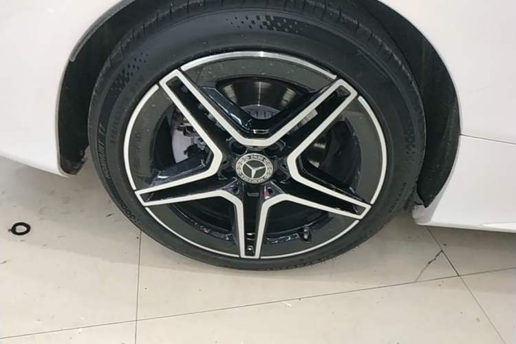 Used Mercedes-Benz C-Class 2020 C 260 Coupe Right Rear Wheel Hub