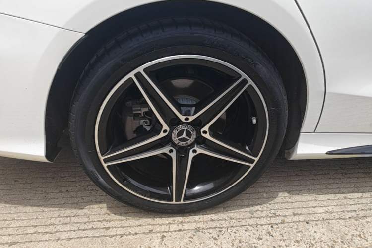 Used Mercedes-Benz C-Class 2020 Restyled C 260 Sport Edition Right Rear Wheel Hub